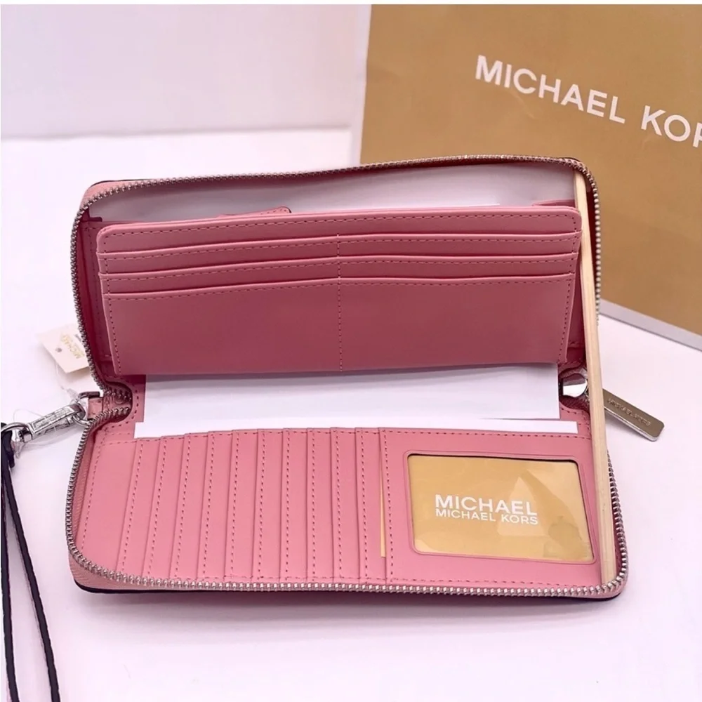 MICHAEL KORS LARGE TRAVEL CONTINENTAL WALLET WRISTLET